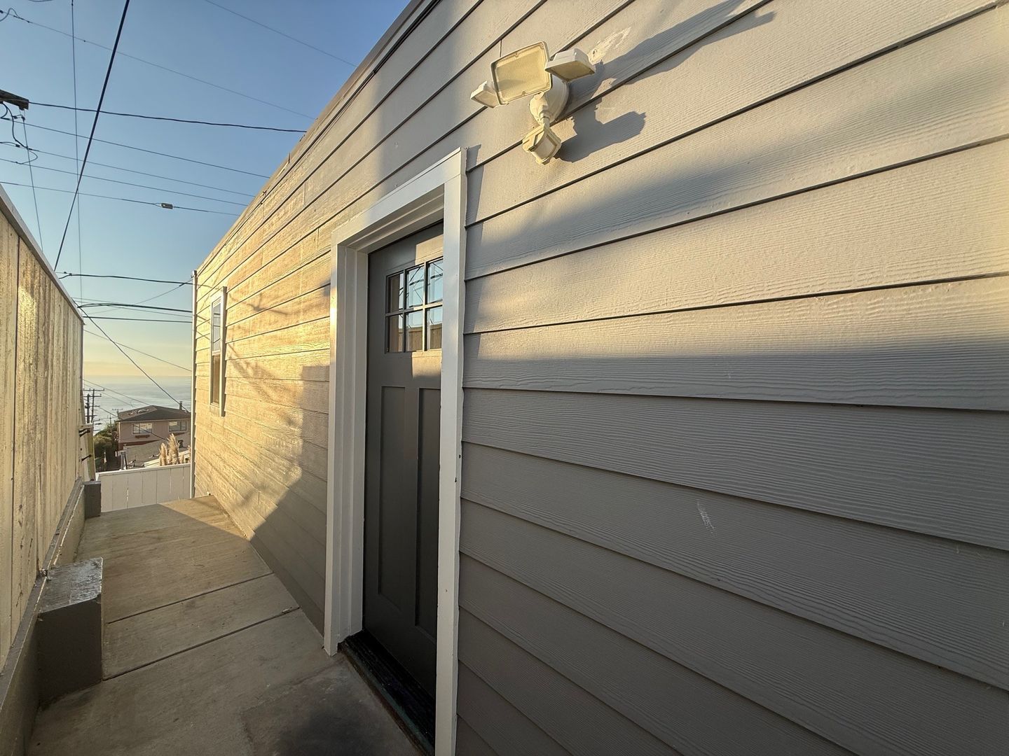 Daly City Apartment: 94 Clearview Drive