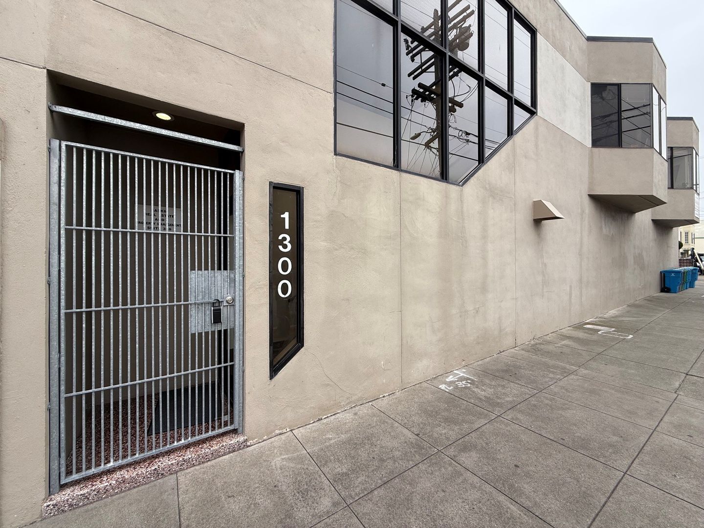 2345 Irving St - 1300 25th Ave. #100 - Main Image