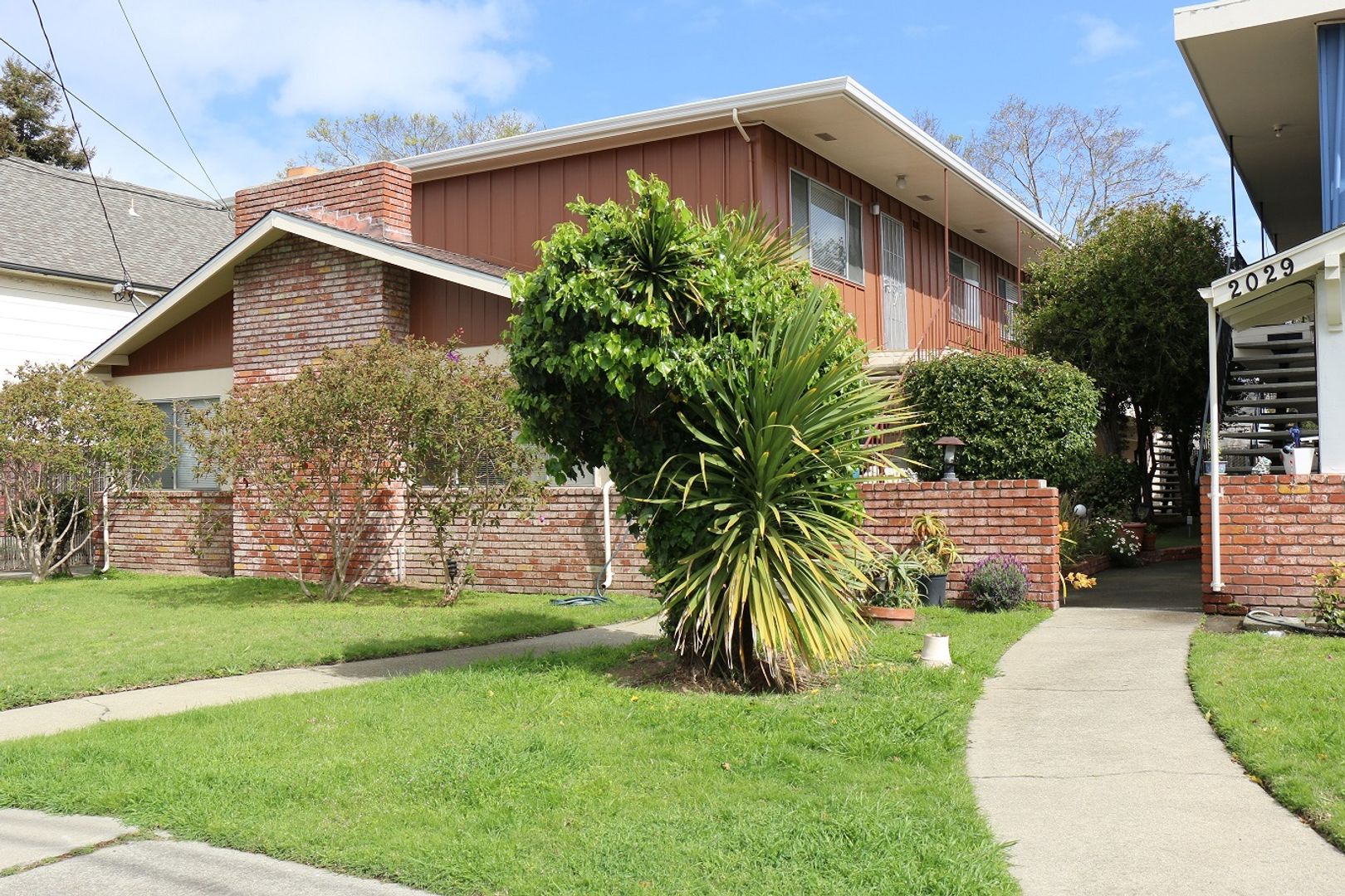 Alameda Apartment: 2027 Encinal Avenue