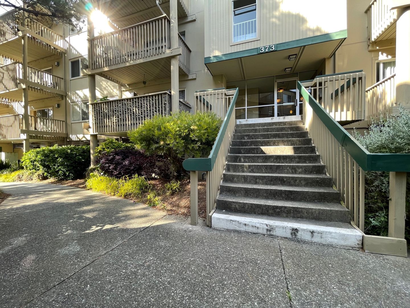 Daly City Condo: 373 Half Moon Lane Apt# 309