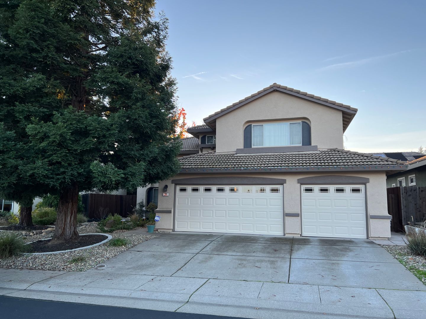 Folsom House: 710 Larson Way