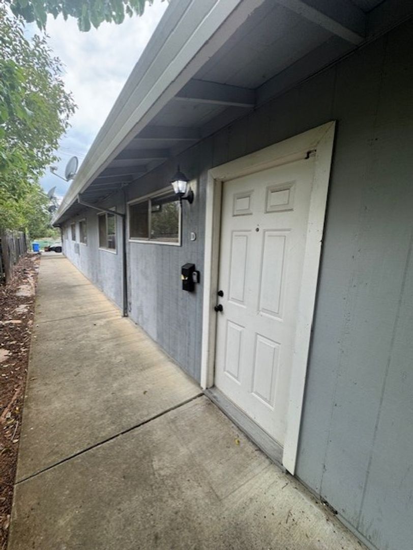 Folsom Apartment: 1021 Sibley Street