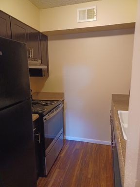 1 Bedroom 1 Bathroom Apartment!