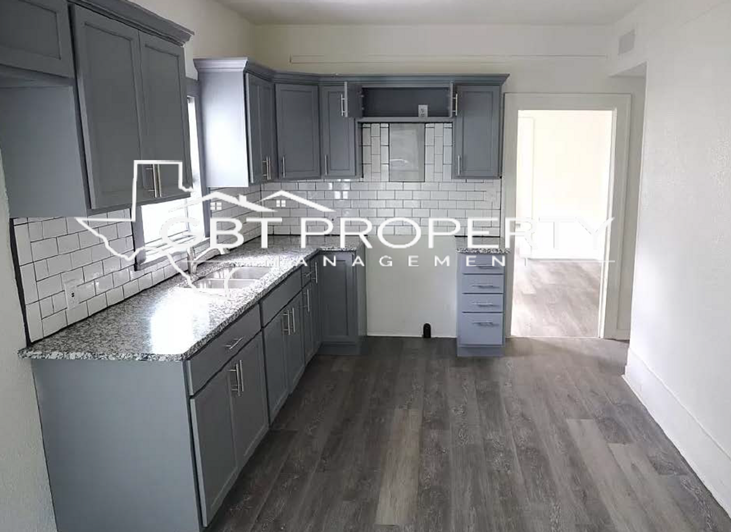 Mexia House: 818 E Palestine