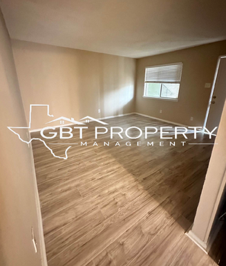 3 Bedroom 1 Bath – photo 1