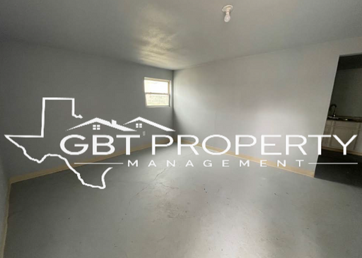 1 Bedroom 1 Bath Apartment! Downstairs