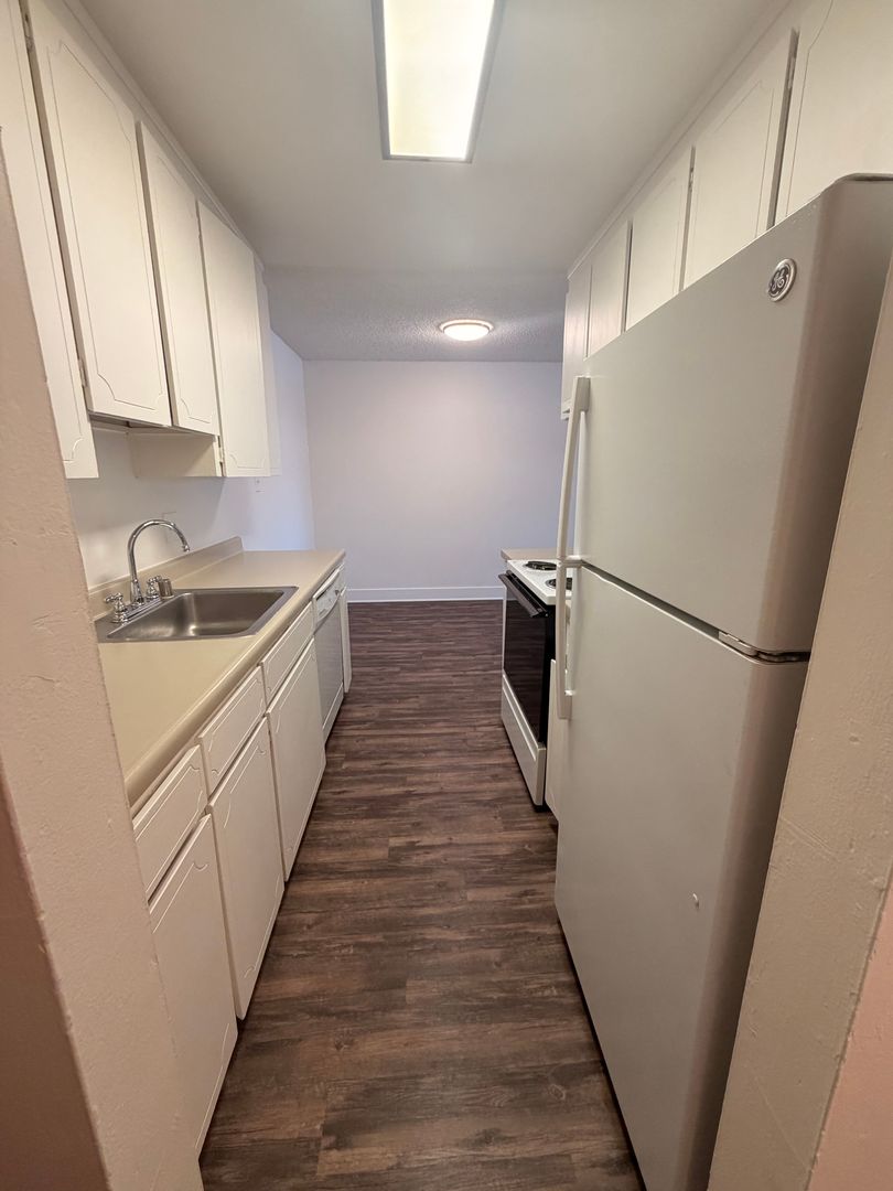 Concord Apartment: 1704 Clayton Road