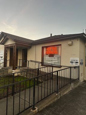 Professional office in the heart of San Leandro. Close to downtown, shopping and other professional offices.