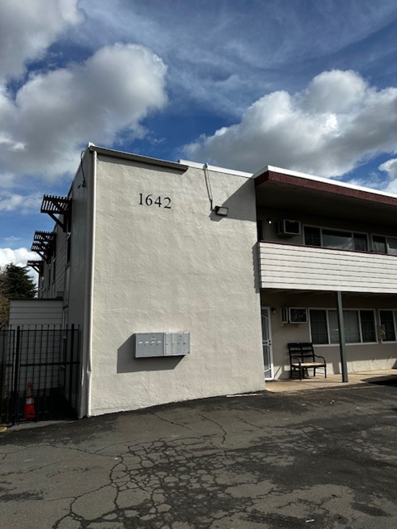 Concord Apartment: 1642 Clayton Road