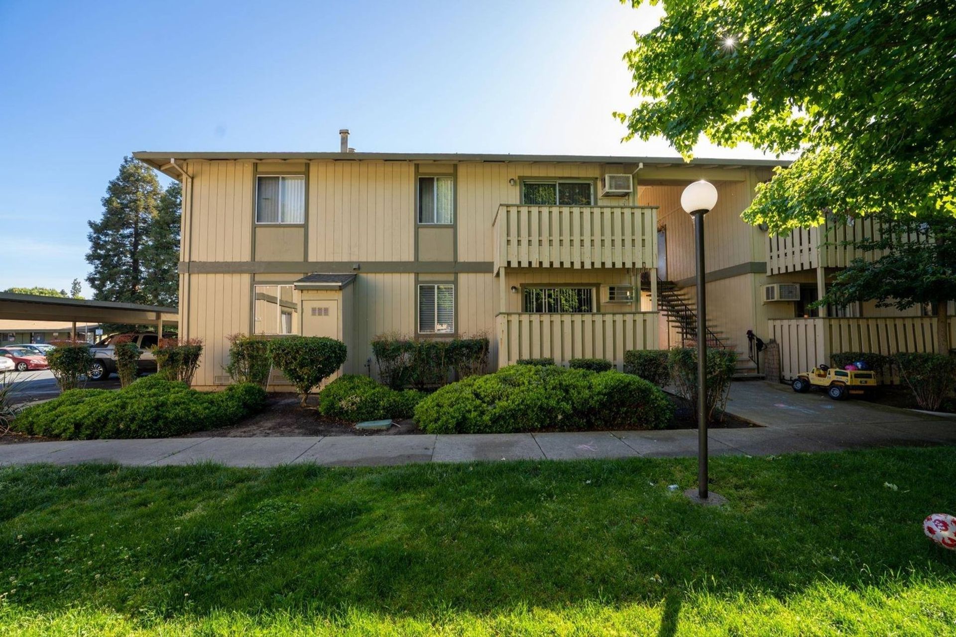 Concord Apartment: 2055 Fox Way