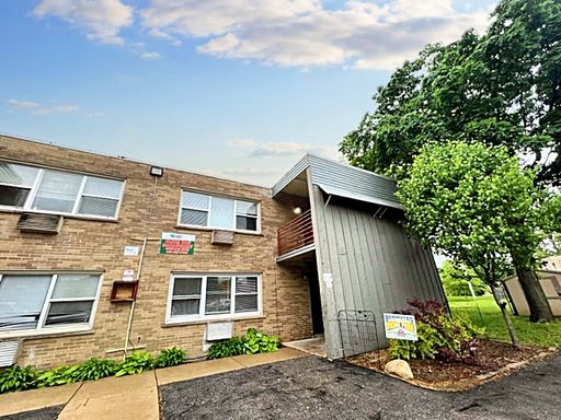 *** ​​​​​2BR-1BA / PET FRIENDLY / 2 PARKING SPOTS / PAY ELECTRIC ONLY ***