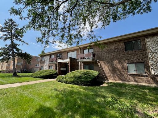 *** 2BR - 1BA / CENTRAL AIR / KITCHEN APPL INCL / ON-SITE LAUNDRY / 2 PARKING SPOTS ***
