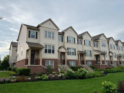 *** LEXINGTON PARK / UPGRADED 2000+ SF 3BR, 2.5BA / 2-CAR GARAGE & EV CHARGER / PET FRIENDLY *** – photo 1