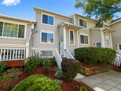 *** 3BR, 2BA / ATTACHED GARAGE / SS APPLIANCES / CENTRAL AIR / FINISHED BASEMENT ***