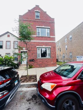 ** 4BR-2BA DUPLEX UP / PARKING SPACE INCL / KITCHEN APPL INCL / FREE LAUNDRY ON SITE / EASY COMMUTE ** – photo 1