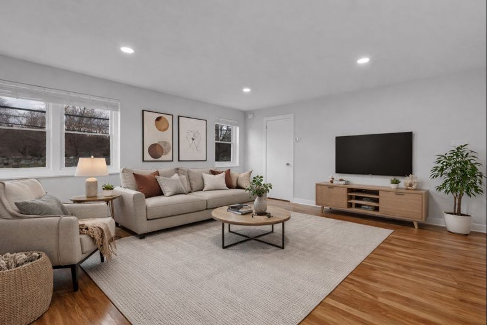 Beaver Apartment: 1613 3rd Street