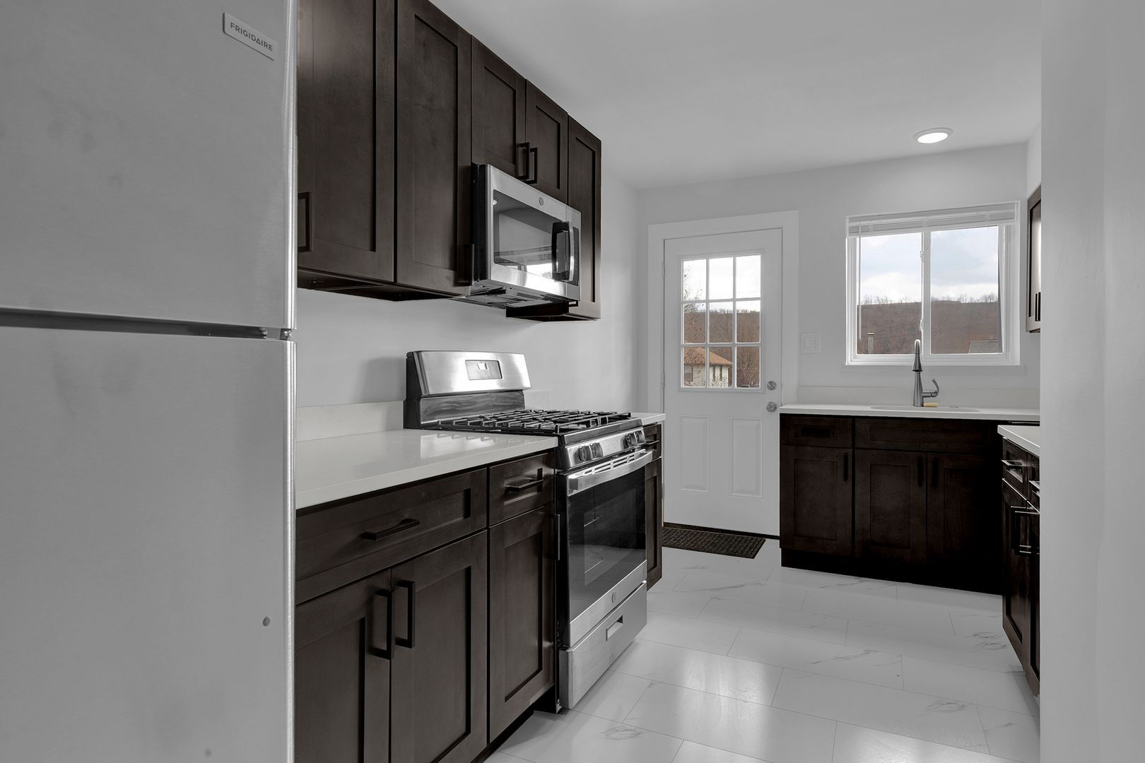 Beaver Apartment: 1613 3rd Street