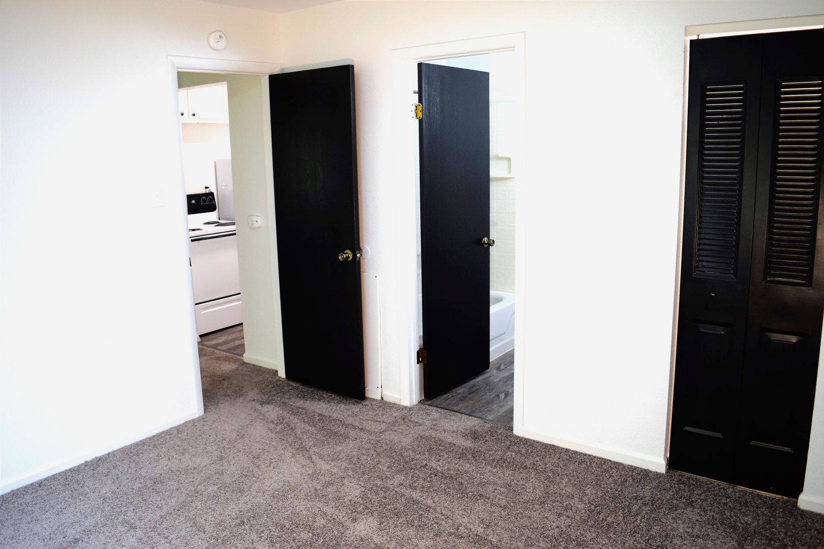 New Brighton Apartment: 201 Valley Ave.