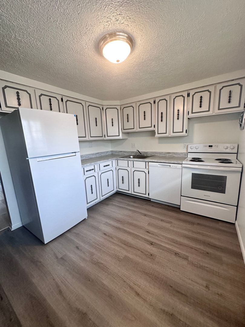 Beaver Apartment: 454 Market St  - Unit 35