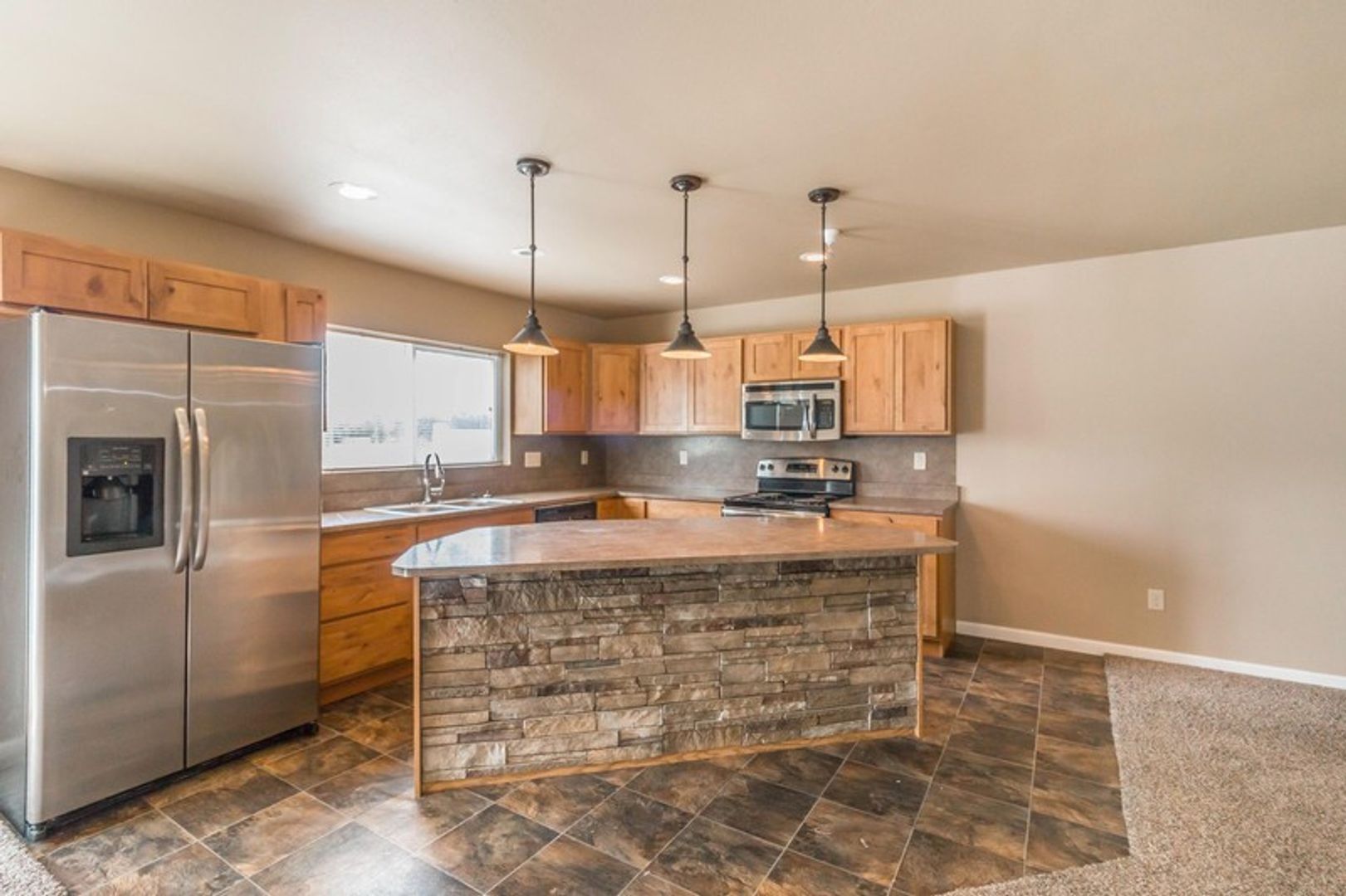 Dickinson Apartment: 2051 Yellowstone Cir