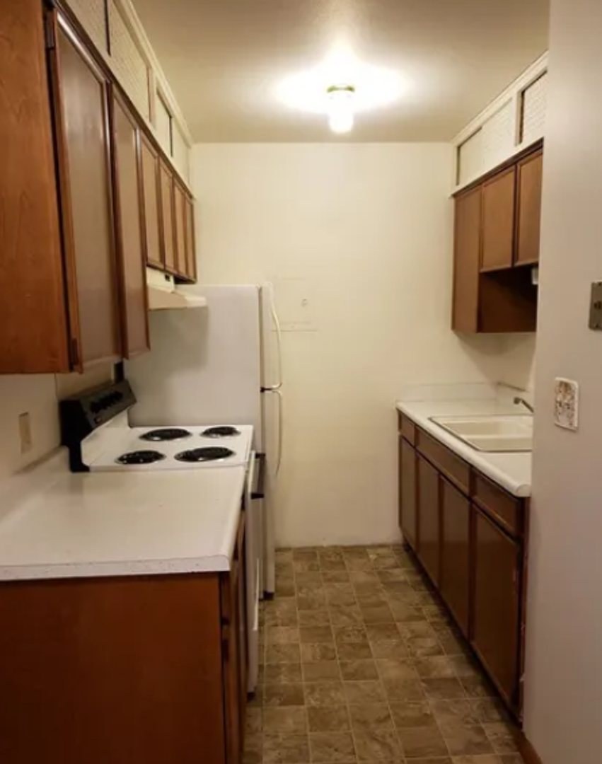 Sauk Rapids Apartment: 107 3rd Ave S