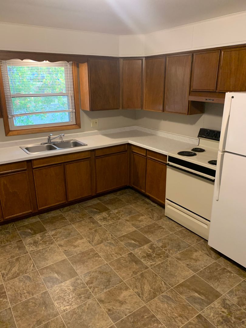 Sauk Rapids Apartment: 107 3rd Ave S