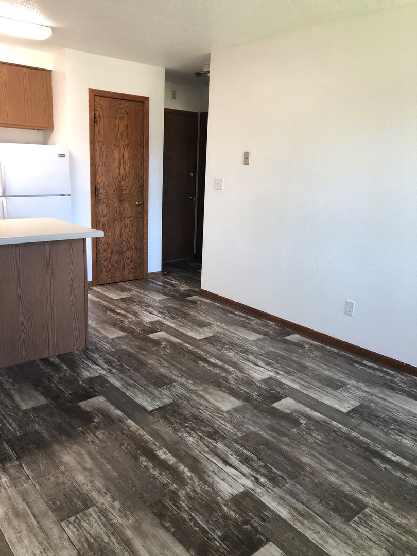 Morris Apartment: 105 Sunnyslope Rd