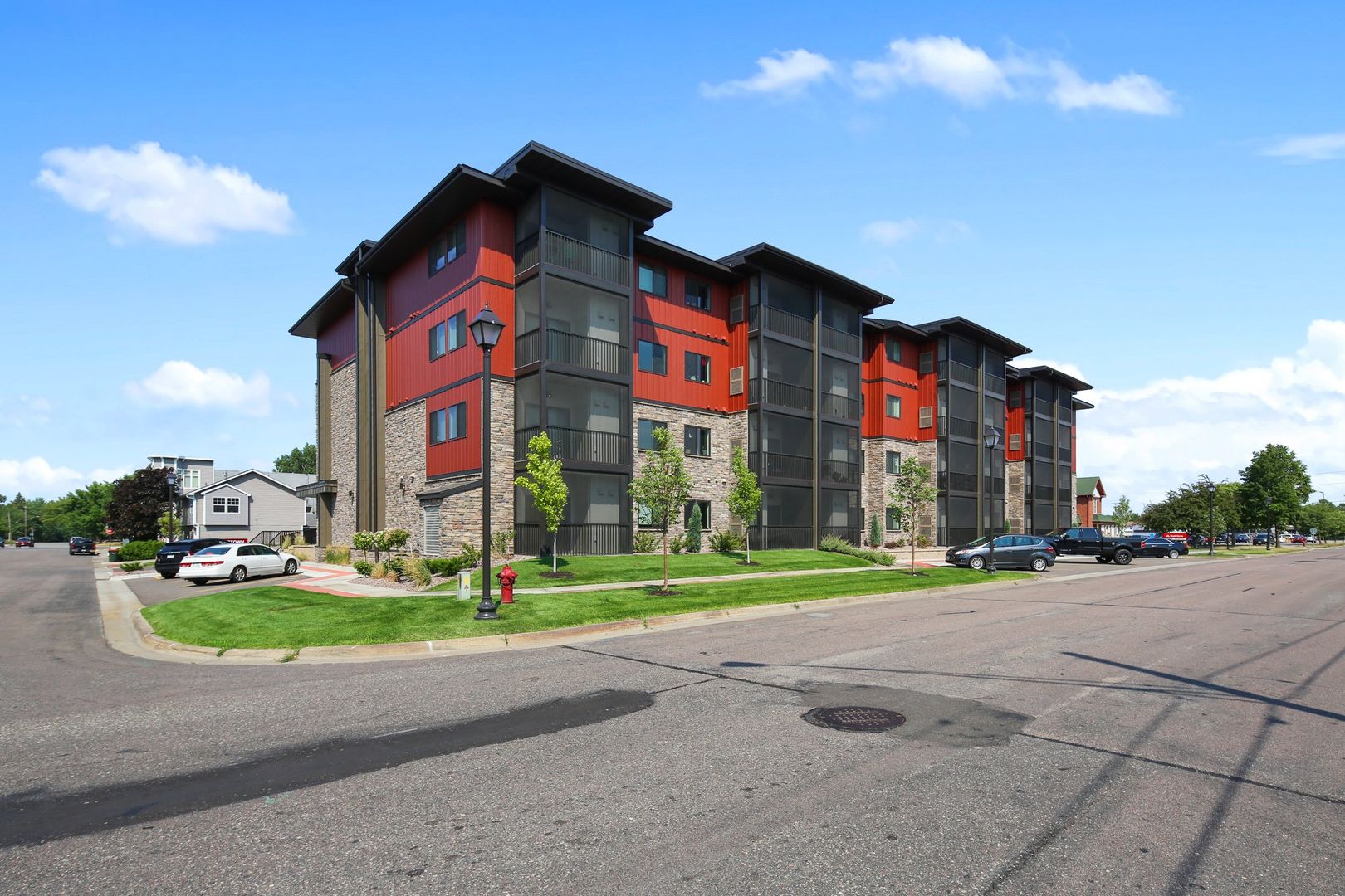 Monticello Apartment: 212 Locust St