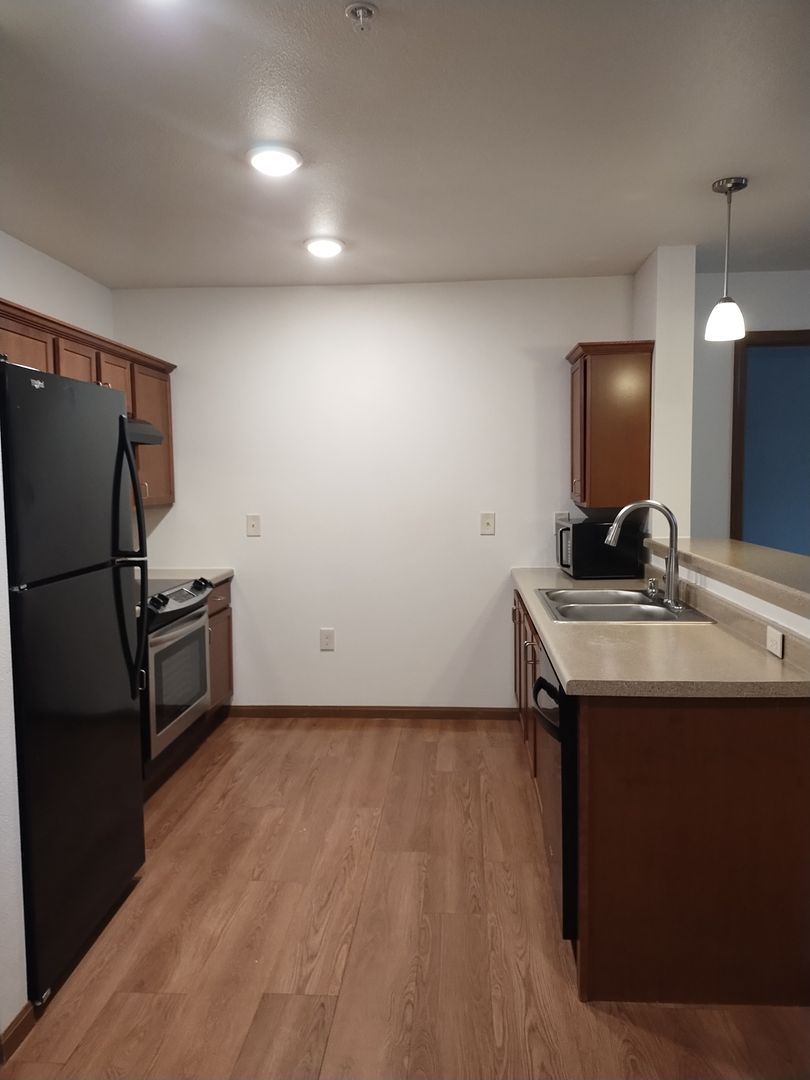 Sartell Apartment: 810 Roberts Road