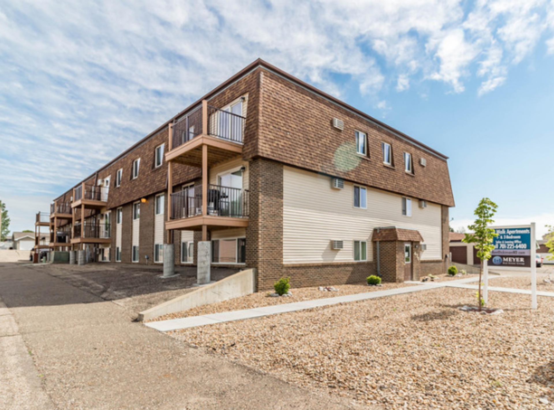 Dickinson Apartment: 2068 Prairie Ave