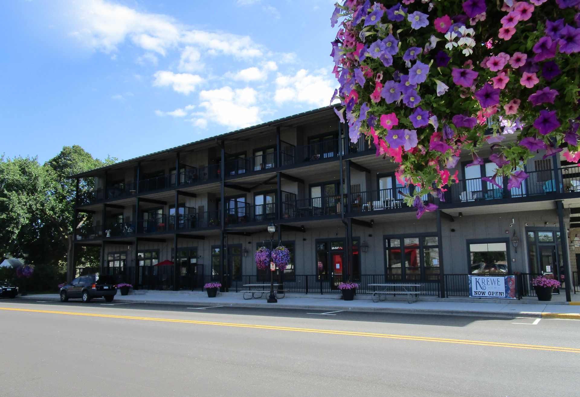 St. Joseph Apartment: 24 College Avenue N