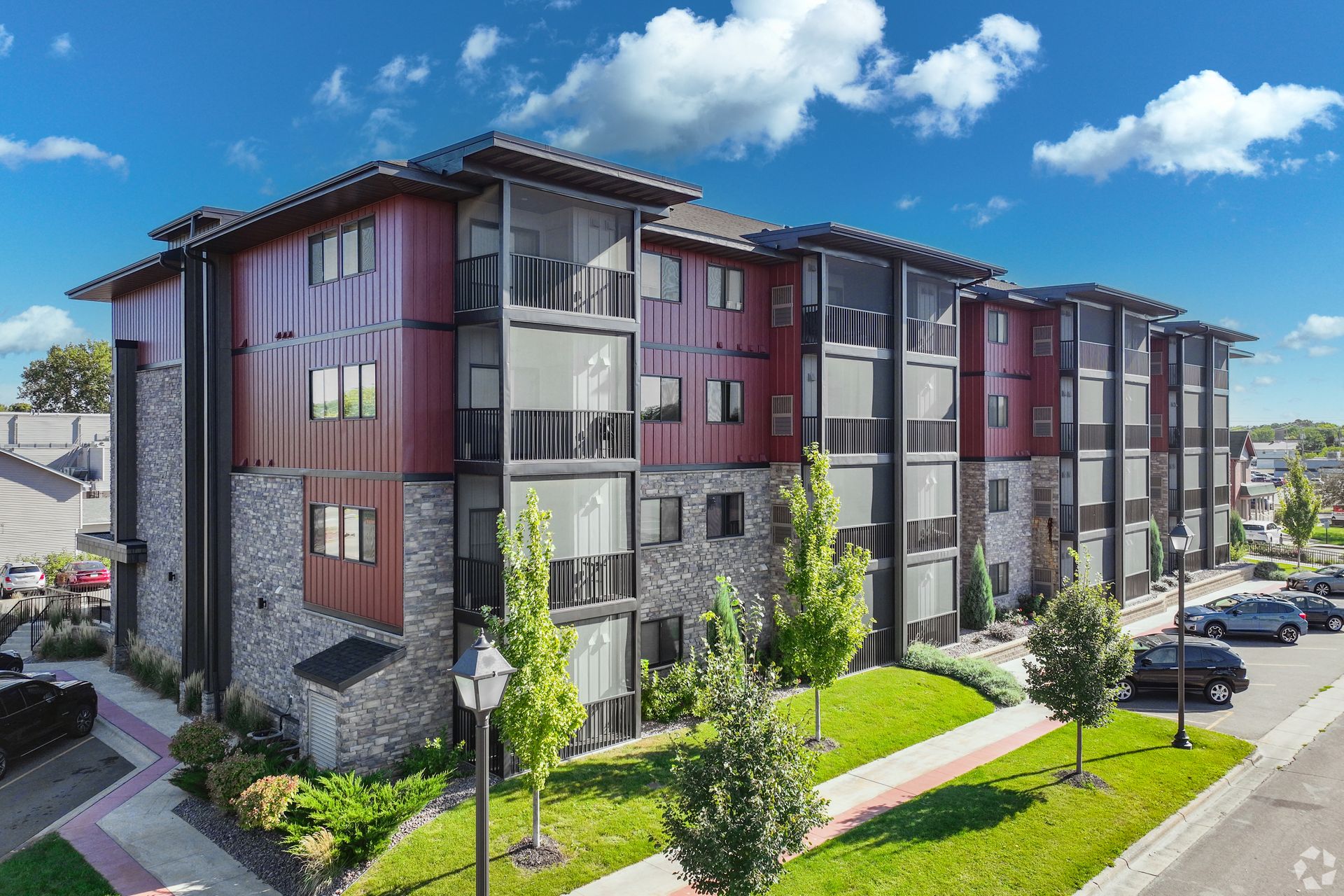 Monticello Apartment: 212 Locust St