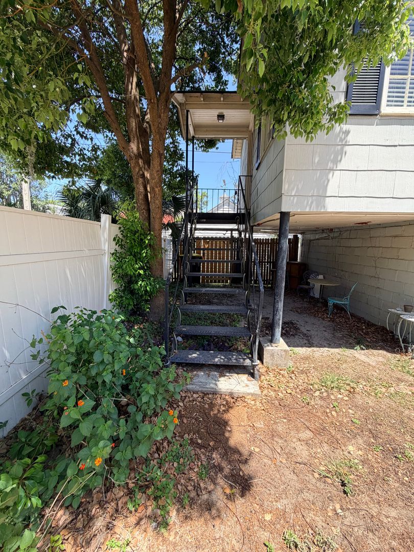 Savannah House: 714 E 54th St Unit A