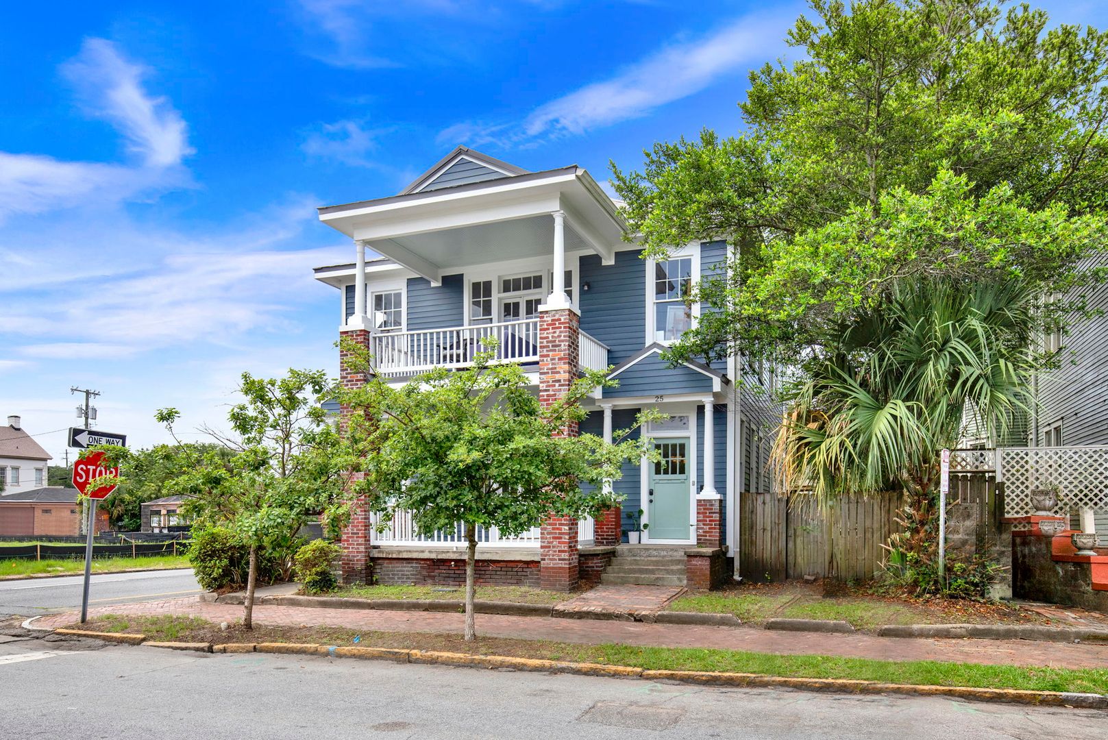 Savannah Apartment: 25 E 33rd St