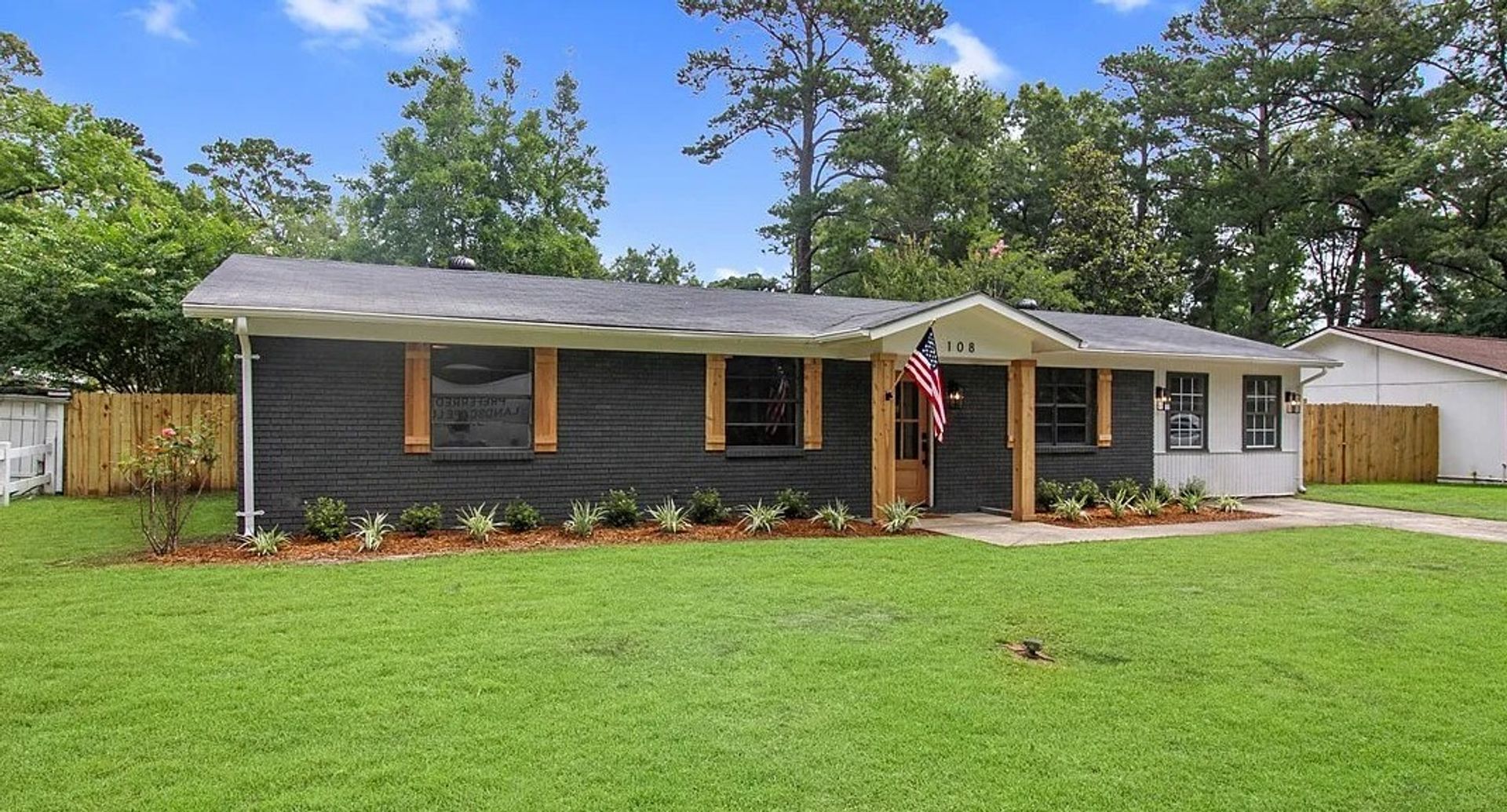 Pooler House: 108 E Whatley Street