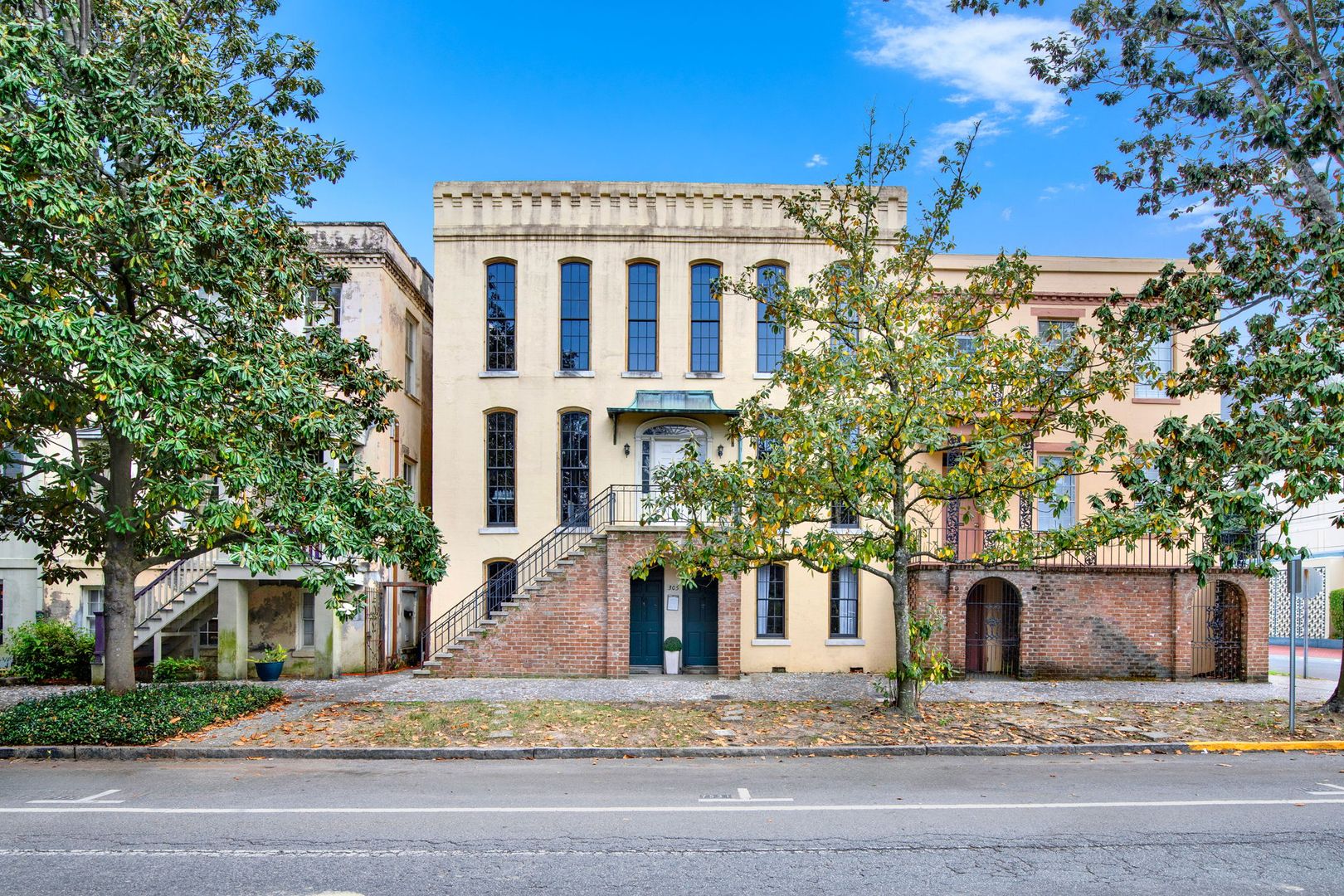 Savannah Apartment: 307 E Liberty St.