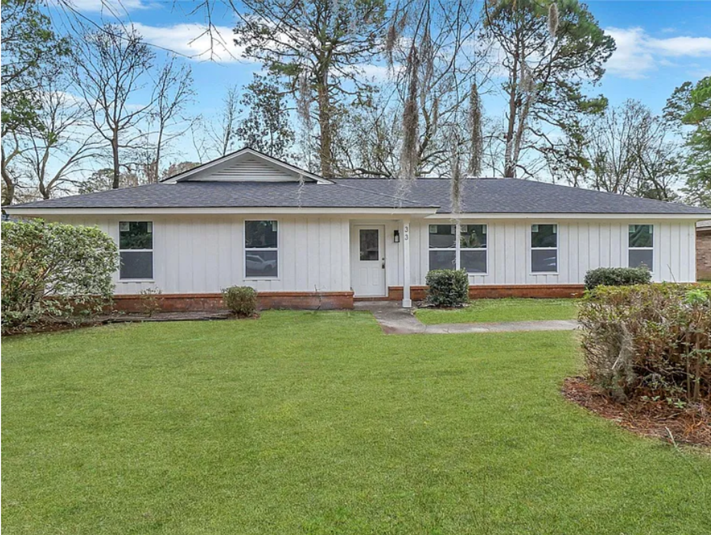 Savannah House: 33 Beaver Run Dr