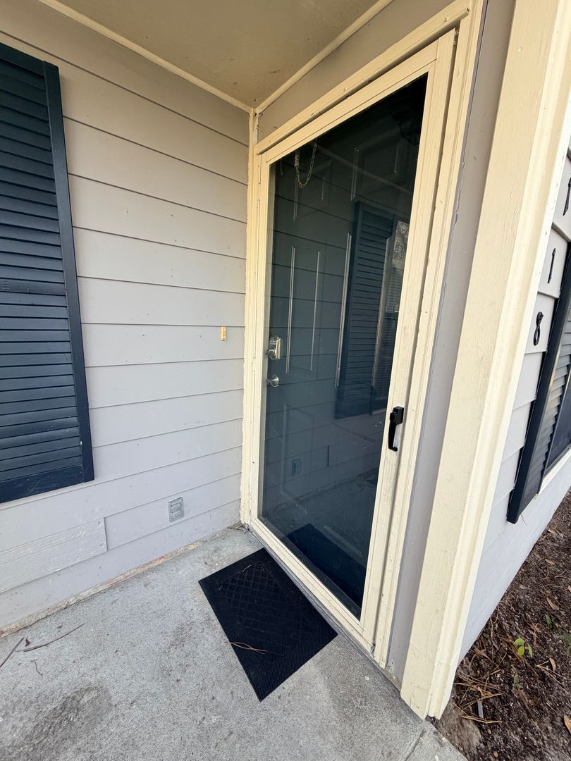 Savannah House: 118 Wisteria Court