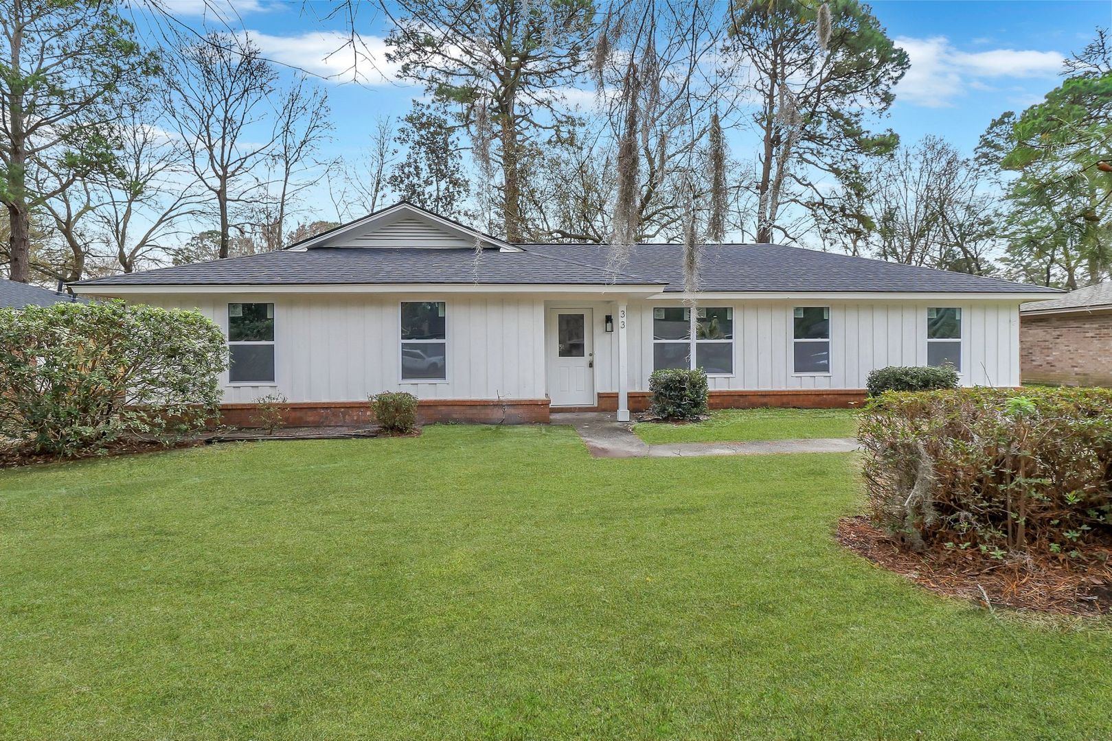 Savannah House: 29 Beaver Run Dr