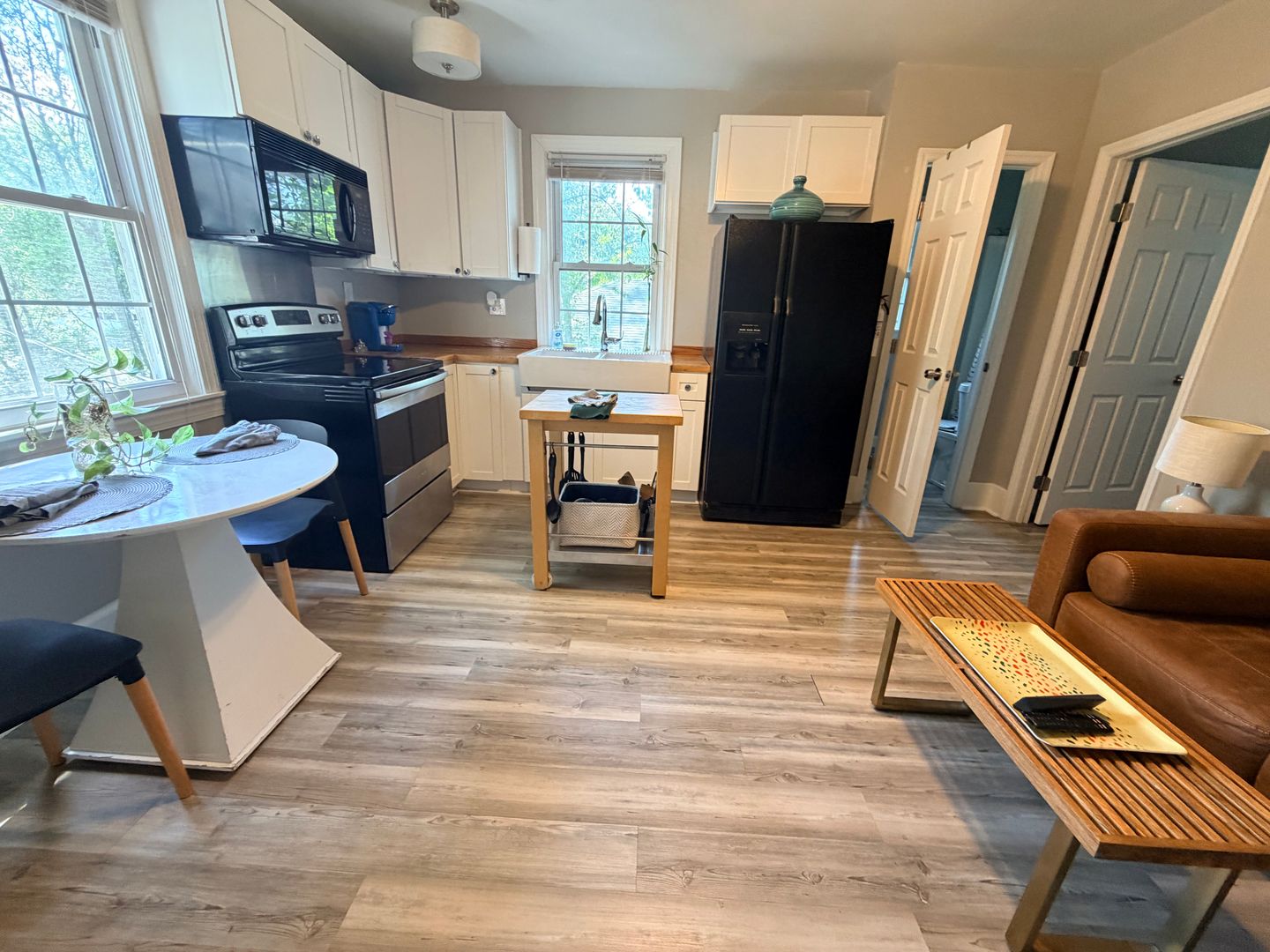 Savannah Apartment: 45 E 60th St. Unit 4