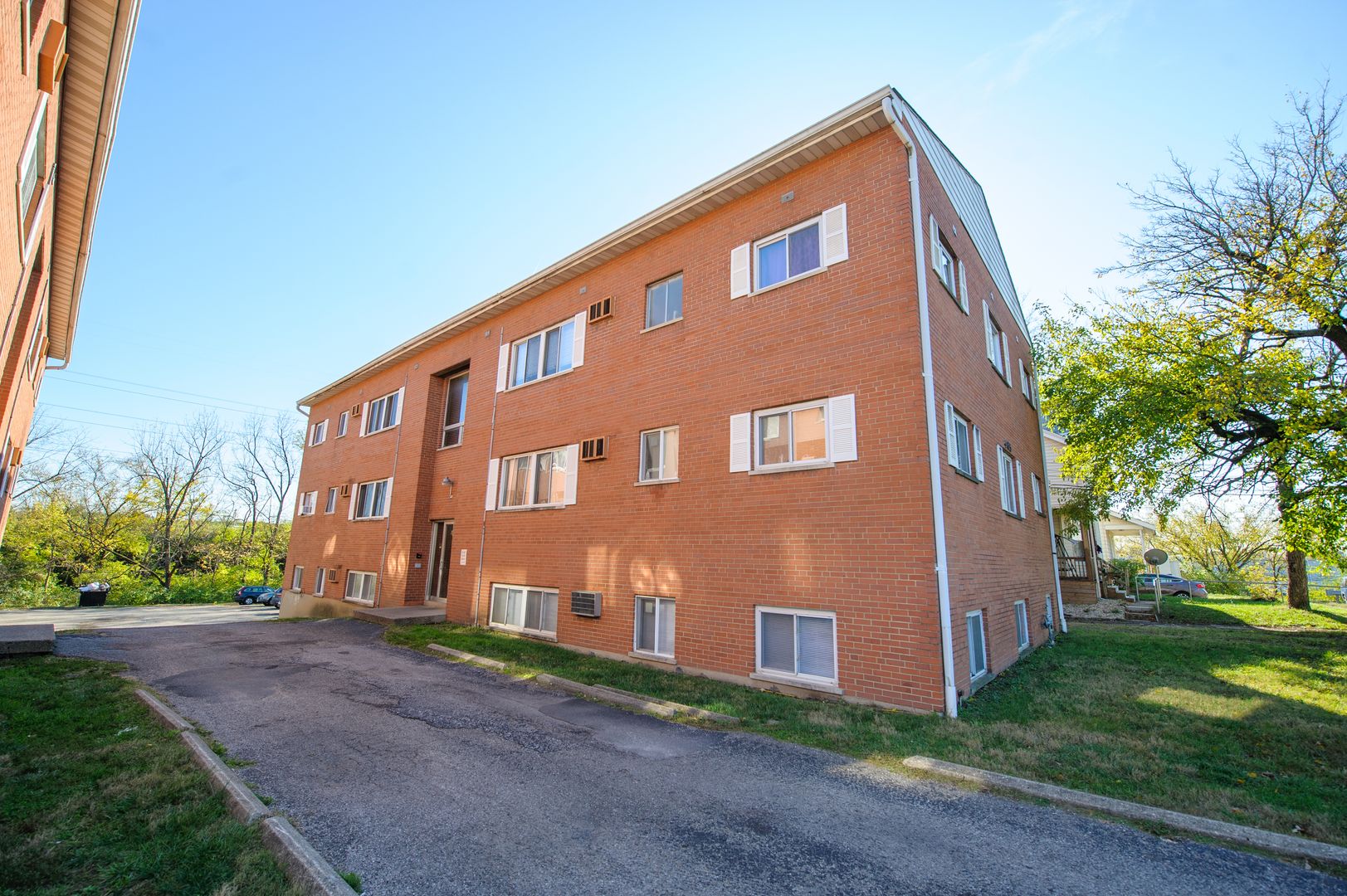 Arlington Heights Apartment: 469 OLDEN AVENUE