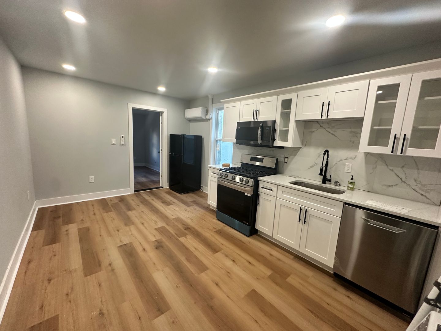 Philadelphia Apartment: 1405 Reed st