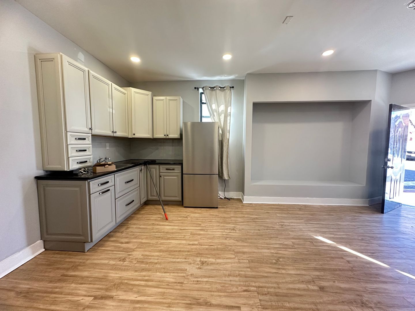 Philadelphia Apartment: 1713 S 22nd st