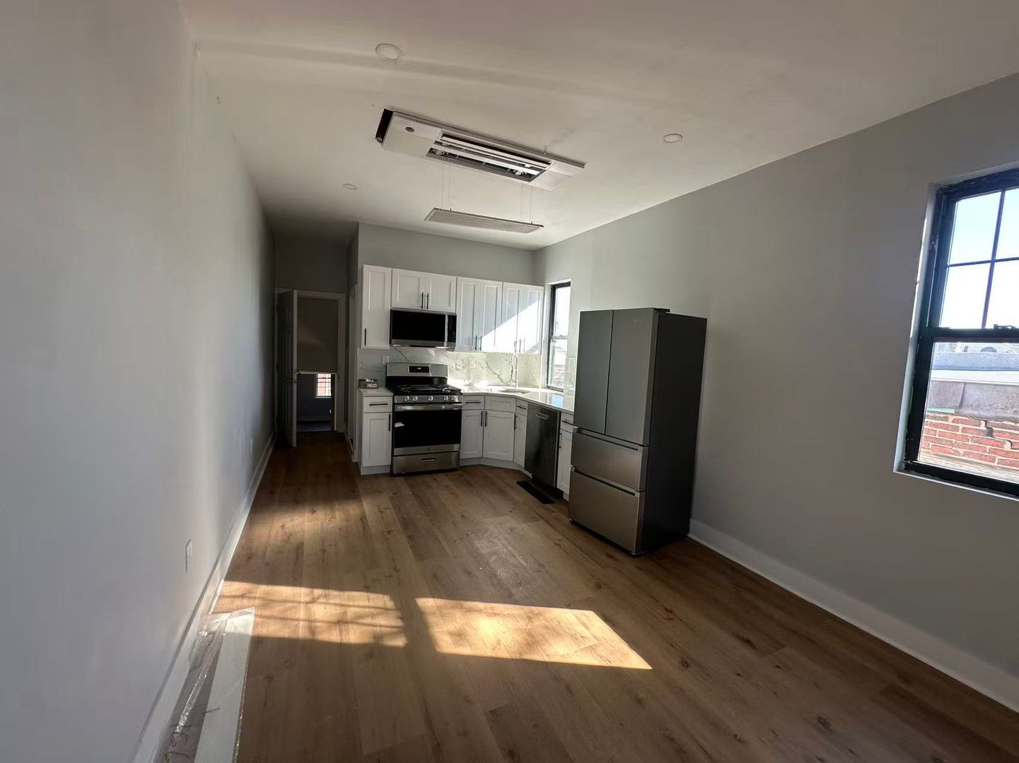 Philadelphia Apartment: 430 Dickinson St