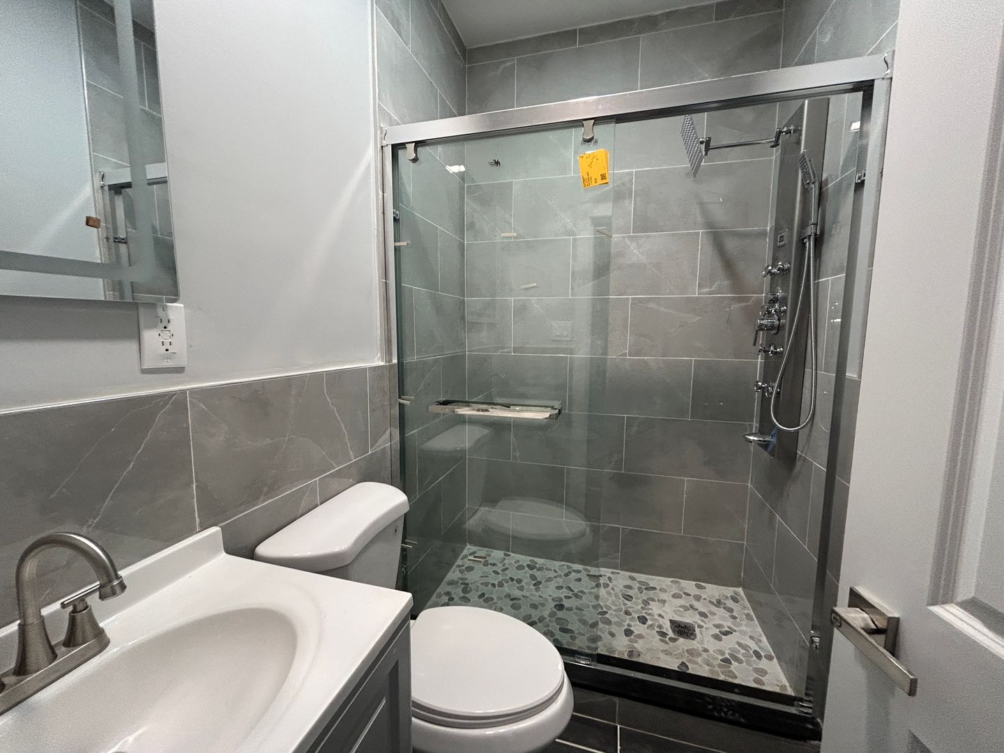 Philadelphia Apartment: 430 Dickinson St