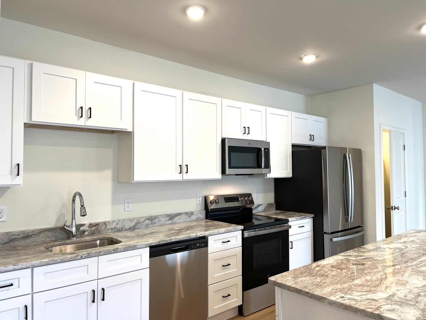 Portland Apartment: 386 St John St