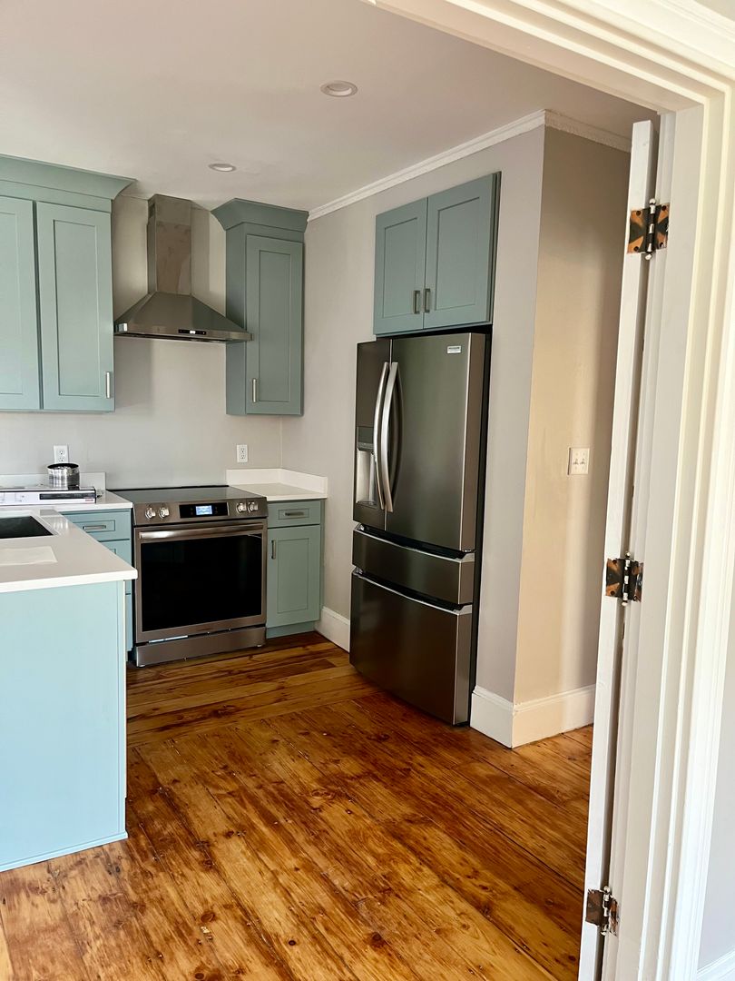 Portland Apartment: 130 Neal St