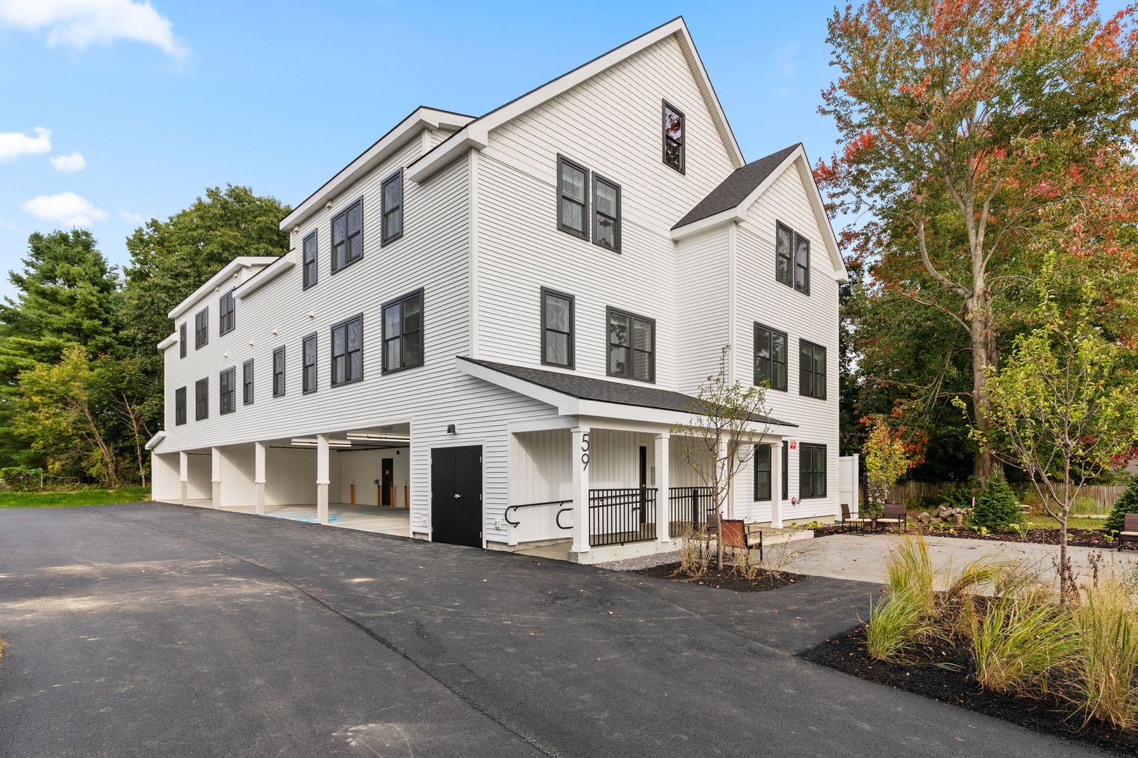 Westbrook Apartment: 59 Conant St.