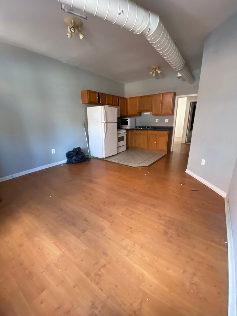 Philadelphia Apartment: 1430 W Master St.