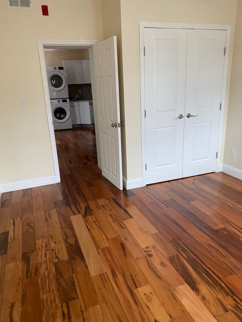 Philadelphia Apartment: 1635 S Broad st